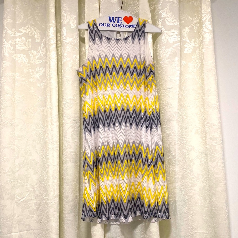 4 Color Zigzag Women’s Midi Dress - LIKE NEW - Worn a few times